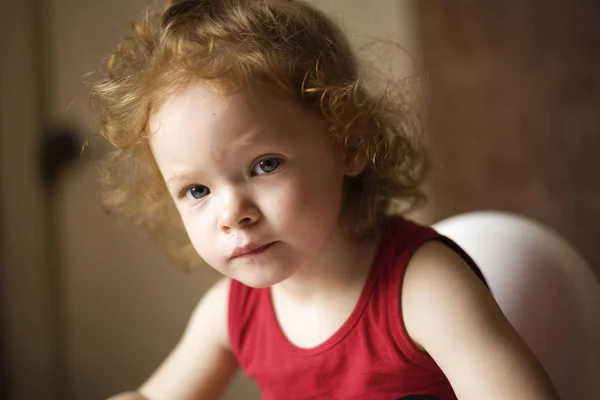 Il Tachait Le Visage D Un Enfant Dans Les Bras De La Mere L Enfant Est Peint A L Aquarelle L Enfant Apres L Application De L Ensemble Enduit Sale Visage De L Enfant Avec Brosse Peu Il Tachait Le Visage D Un Enfant Dans Les Bras De La Mere L Enfant Est Peint A L Aquarelle L Enfant Apres L Application De L Ensemble Enduit Sale Visage De L Enfant Avec Brosse Peu