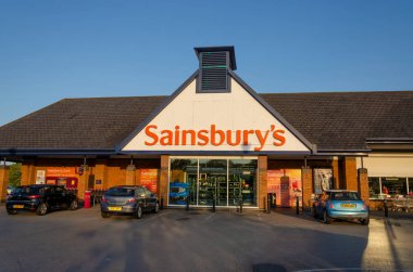 Flint, İngiltere: 22 Mayıs 2018: Flint deposunda Sainsbury's. Asda ile birleştirilmesi sürecinde olan Sainsbury's onların personel son zamanlarda yeniden ve notlar ödemek.
