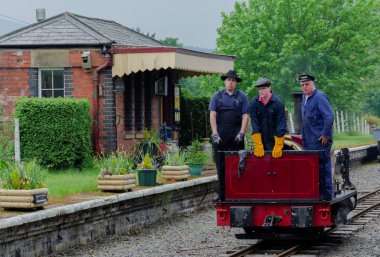 Bala Lake, İngiltere: 27 Mayıs 2018: kötü hava rağmen taşıma Festivali klasik otomobil, traktör, motosiklet, Landrovers, ticari araçlar, yan tezgahları ve tüccarlar iyi yersiz gördüm.. 