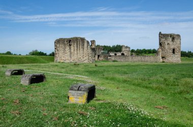 Flint Castle olan ilk Galli kalenin kalıntıları ben yüzüğünü demir parçası olarak Kral Edward tarafından inşa.