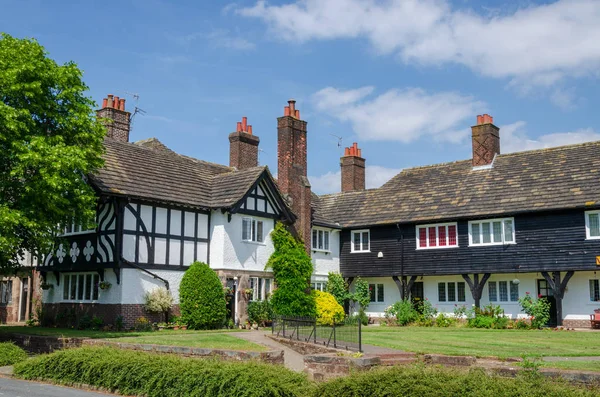 Port Sunlight, İngiltere: 6 Haziran 2018: bitişik kolu Bros sabun fabrikasının işçileri ev inşa bir model köy. Mimar styling özetin özeti İngilizce olarak tasarlanmış tek tek her evim.