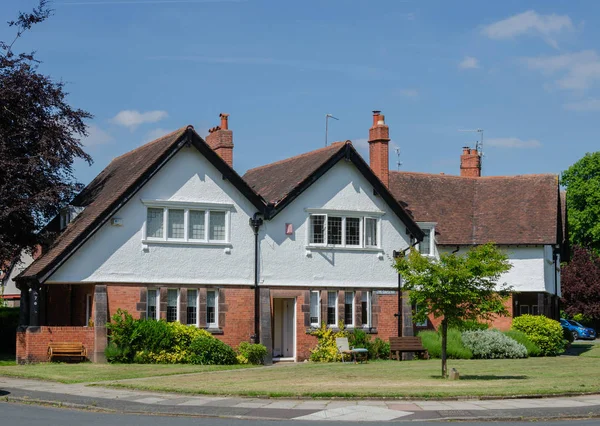 Port Sunlight, İngiltere: 6 Haziran 2018: bitişik kolu Bros sabun fabrikasının işçileri ev inşa bir model köy. Mimar styling özetin özeti İngilizce olarak tasarlanmış tek tek her evim.