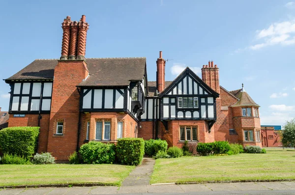 Port Sunlight, İngiltere: 6 Haziran 2018: bitişik kolu Bros sabun fabrikasının işçileri ev inşa bir model köy. Mimar styling özetin özeti İngilizce olarak tasarlanmış tek tek her evim.