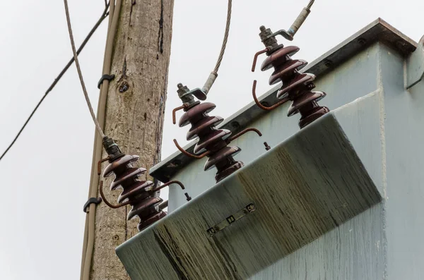 Elektrik Trafo açık ahşap destek çerçeve monte