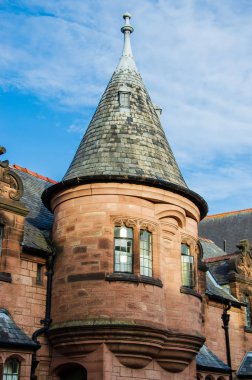 Sıradışı yuvarlak taret stil özelliğini Cheshire'deki / daki konut ev.