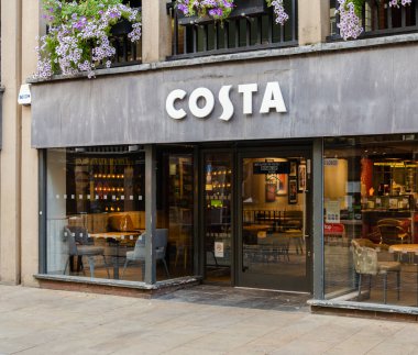 Chester, İngiltere: 6 Ağustos 2018: Costa kafeterya Chester şehir merkezinde. Costa en büyük kahve evi zincirinde İngiltere'de ve en büyük ikinci dünya vardır. Whitbread onların üst şirketidir.