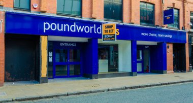 Chester, İngiltere: 6 Ağustos 2018: Chester boş dükkanı tesislerinde hangi daha önce Poundworld Plus tarafından işgal edildi. Haziran 2018 yılında yönetimin içine girdiler. Kurtarma görüşmeler başarısız olduktan sonra tüm mağazalar kapalı.