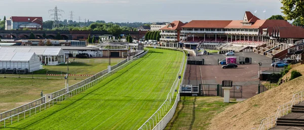 Chester, İngiltere: 6 Ağustos 2018: Chester racecourse olduğunu İngiltere'de en eski at yarış mekan. 
