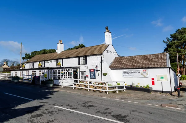 El pub rural Druid Inn en Gorsedd — Foto de Stock