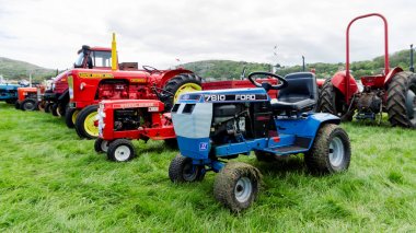 Tarım traktörleri Llandudno Ulaşım Festivali 2019'da sergileniyor.