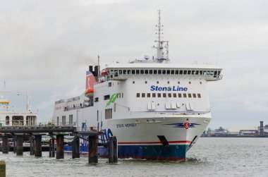 Birkenhead, İngiltere: 1 Ekim 2017: Stena Mersey feribotu Birkenhead 'e demir atmış, Blefast' a gitmek için bekliyor. Feribot Stena Hattı tarafından işletilir..