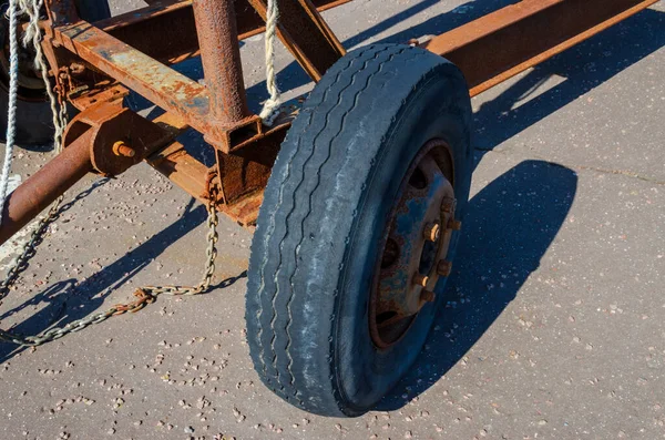 Very Old Rubber Tyre Which Has Worn Deteriorated Badly Illegal — Stock Photo, Image