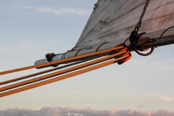 Segelboot Takelage Auf Einer Abendkreuzfahrt — Stockfoto