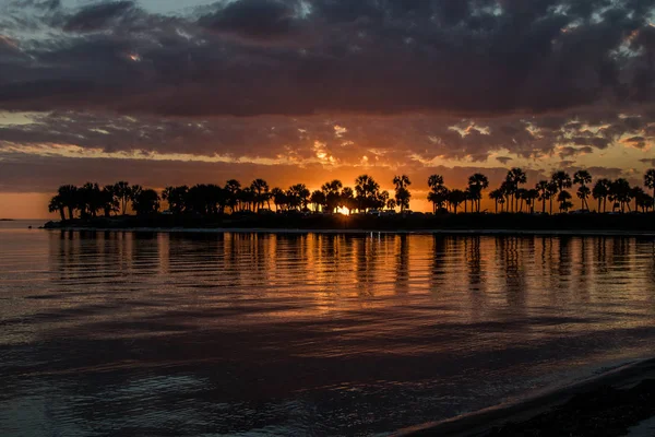 Fred Howard Park, Tarpon Springs gün batımında
