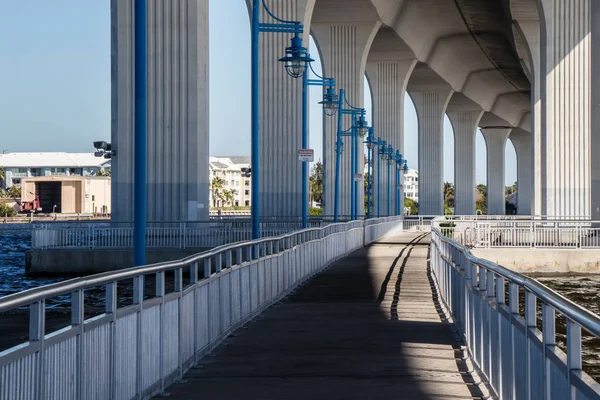 Underneath the Roosevelt Bridge in Stuart, Florida — Stock Photo, Image