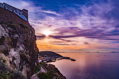 Castelsardo eski şehir - Sardunya - İtalya güzel sokak.