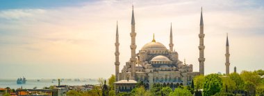 Glorius günbatımı, Istanbul, Sultanahmet Parkı içinde Sultanahmet Camii.