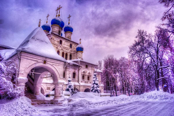 Chiesa nel parco Kolomenskoye, Mosca, Russia — Foto Stock