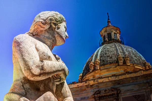 Famosa fonte de vergonha na barroca Piazza Pretoria, Palermo, Sicília — Fotografia de Stock