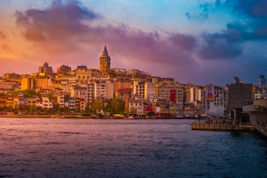 Türkiye 'de Galata Kulesi ile İstanbul kenti manzarası.