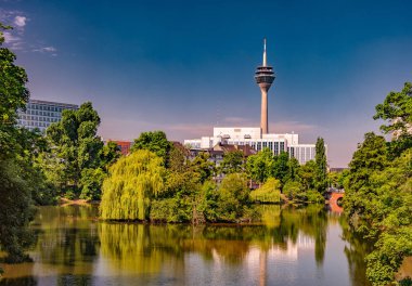 Kaiserteich park Dusseldorf, Almanya