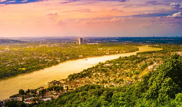 Vista panorámica desde Drachenburg, río Rin y Renania, Bonn, Alemania, Europa — Foto de Stock