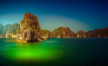 Vietnam halong bay güzel günbatımı manzara