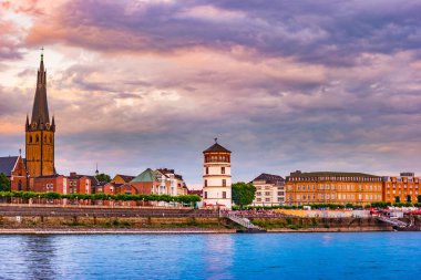 Ren Nehri, Dusselfdorf Almanya üzerinden şehir manzarası Merkezi Düsseldorf, görüntüleme