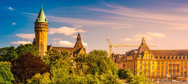 Weergave van Spuerkees, staat spaarbank hoofdkwartier in Luxemburg — Stockfoto