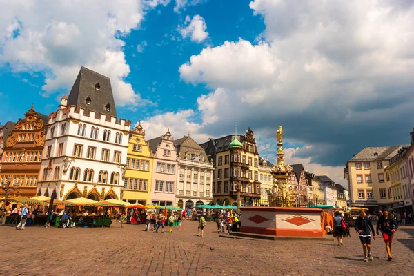 主な市場 Trier ラインランド プファルツ州ドイツ. — ストック写真