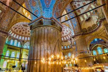 İstanbul 'daki Mavi Cami' nin içi. Türkiye