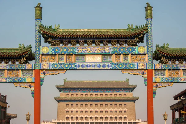 前門通り、有名な古い商店通り数百年北京、中国. — ストック写真