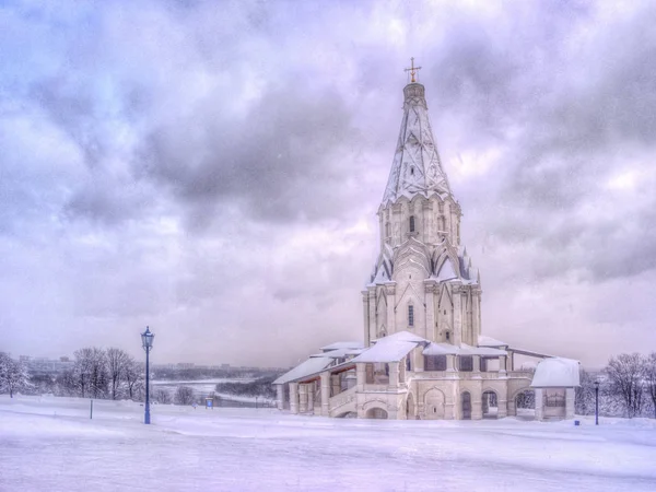 Winter view to Ascension Church after snowfall in Kolomenskoye, Moscow — Stock Photo, Image