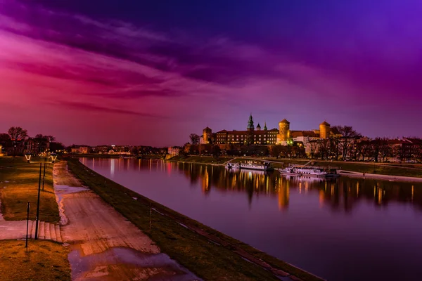 Royal castle of the Polish kings on the Wawel hill — Stock Photo, Image