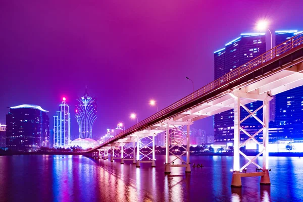 Paisaje urbano de Macao horizonte por la noche en China . — Foto de Stock