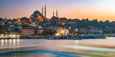 Istanbul'da gece Suleimanie Camii