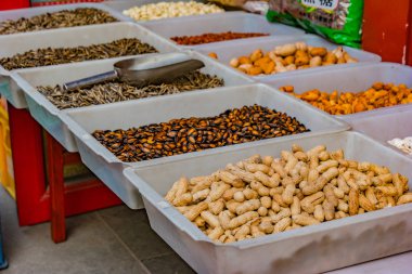 Fıstık, karpuz, çok besleyici bir deli olduğunu.