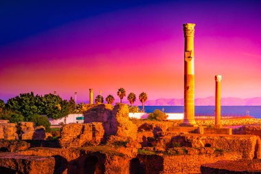 Carthage renkli gün batımı. Antonius Carthage Tunus hamamları