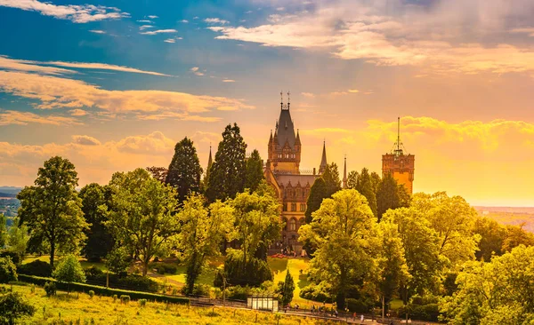 Schloss Drachenburg Castle is a palace in Konigswinter on the Rhine river near the city of Bonn in Germany — Stock Photo, Image