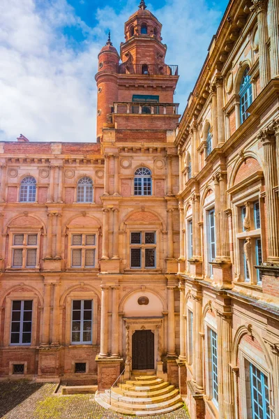 Courtyard of the Renaissance Palace or Hotel d'Assezat — Stock Photo, Image