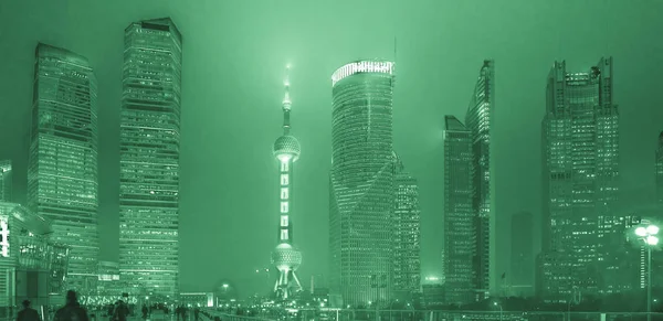 Shanghai bund Skyline en la luz de la noche — Foto de Stock