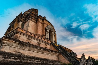 Antik pagoda inşa dan wat chedi luang chiang mai Tayland, tuğla