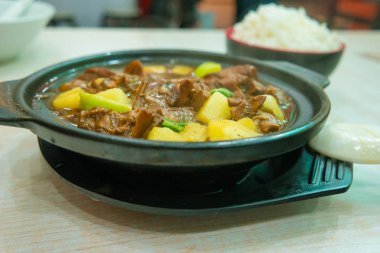 Lezzetli yemek demir plaka sığır eti