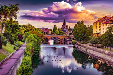 Cityscape Tapınağı Neuf Metz ile