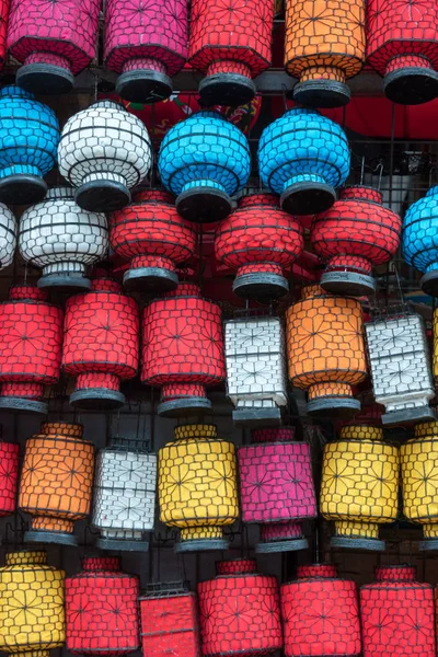 Muitas lanternas chinesas coloridas, China — Fotografia de Stock