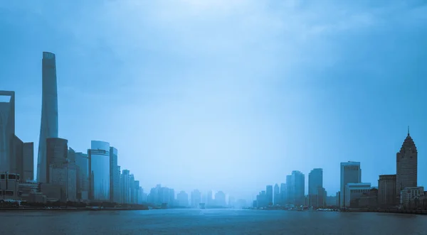 上午, 上海, 中国浦东建筑天际线 — 图库照片