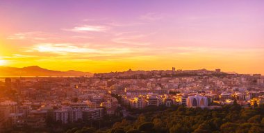 Sunset bulvarında Cagliari, panorama eski şehir merkezinin Sardunya Adası, İtalya