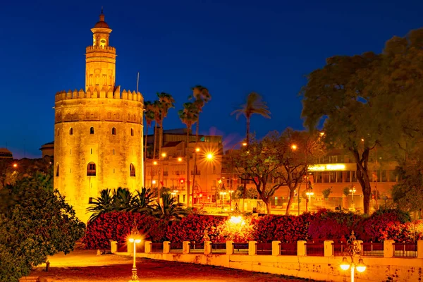 Перегляд Golden Tower, Торре-дель-Оро, Севілья, Андалусия, Іспанія — стокове фото