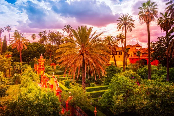 Beautiful amazing gardens in Reales Alcazares in Seville - residence developed from a former Moorish Palace in Andalusia, Spain — Stock Photo, Image