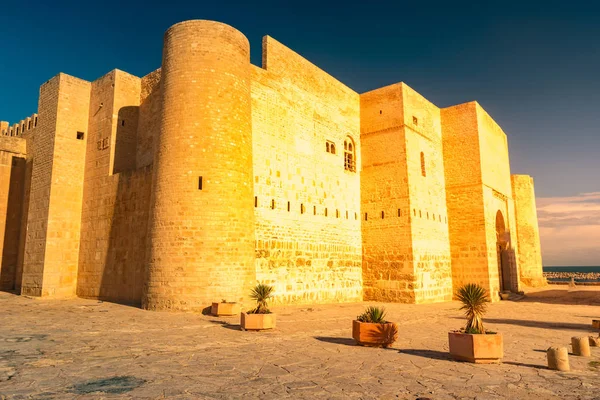 The fortress Ribat Hartem in North Africa, Monastir. Tunisia. — Stock Photo, Image